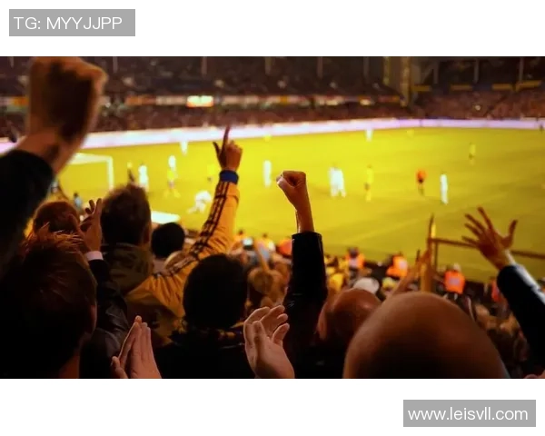 足球明星热舞庆祝视频展现激情与活力引发球迷热烈追捧